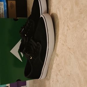 Sz. 10 Emerica Winos/ Worn once